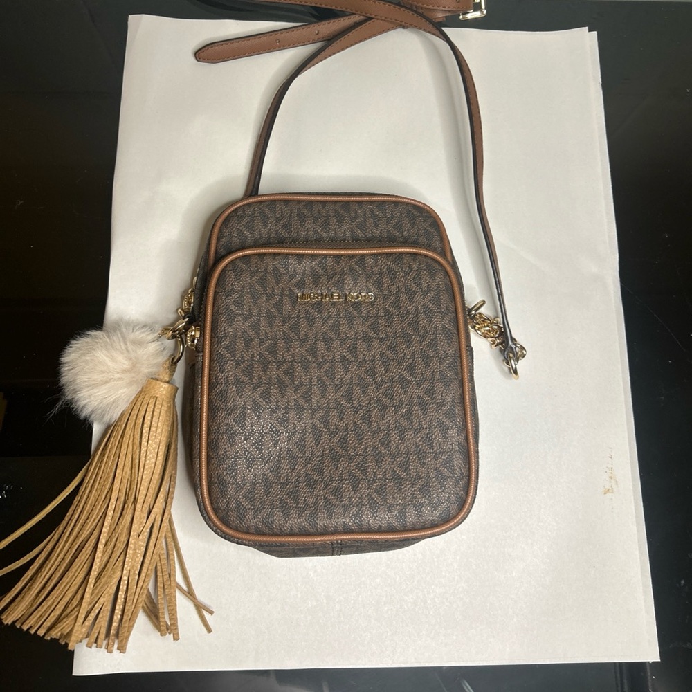 Michael Kors Jet Set Chain Crossbody Flight Bag